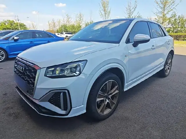Audi Q2L 2022, 30 700 км