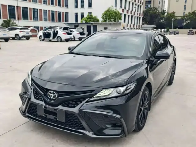 Toyota Camry 2023, 73 000 км