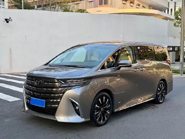 Toyota Alphard 2024, 44 000 км
