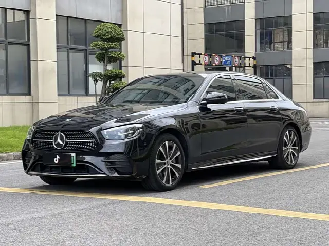 Mercedes-Benz E-Class Hybrid 2022, 42 000 км