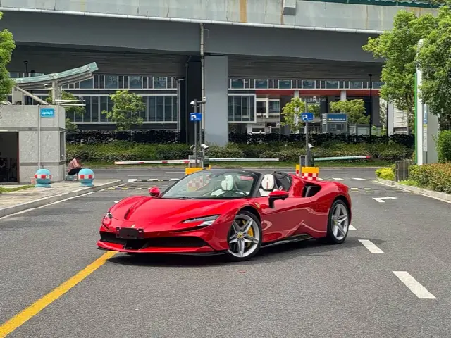 Ferrari SF90 2021, 6 000 км