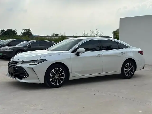 Toyota Avalon 2023, 80 000 км