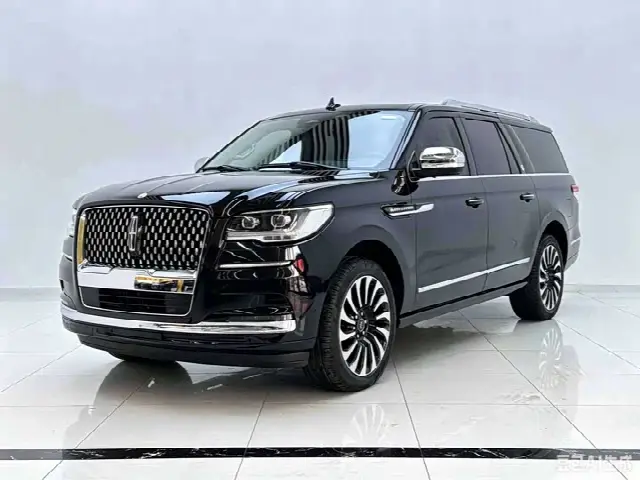 Lincoln Navigator 2022, 74 000 км