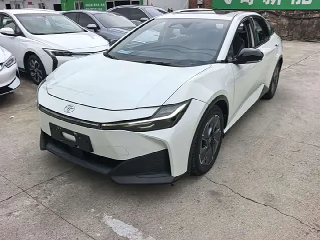 Toyota bZ3 2023, 100 000 км