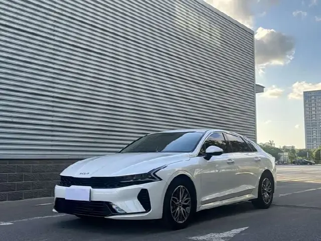 Kia K5 2025, 22 000 км