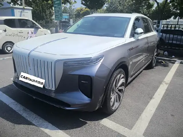 Hongqi E-HS9 2021, 41 000 км