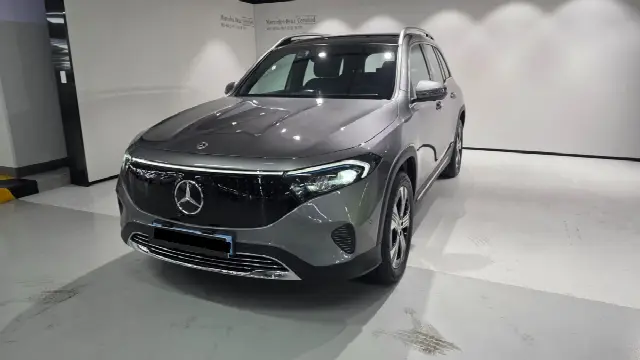 Mercedes-Benz EQB 2022, новый