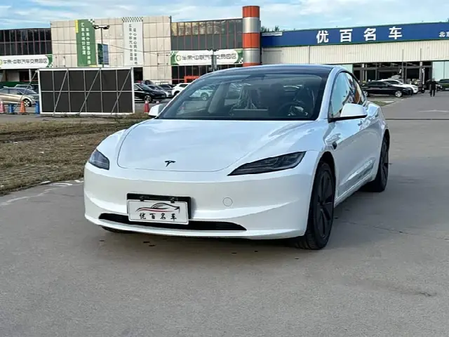 Tesla Model 3 2026, новый