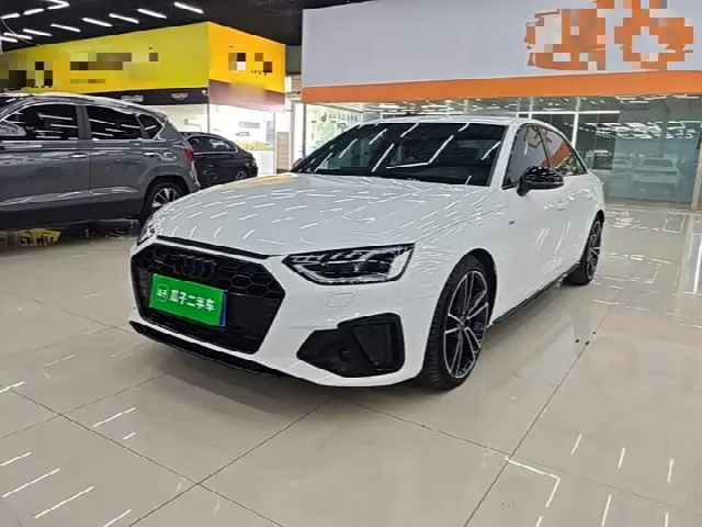 Audi A4L 2023, 47 400 км