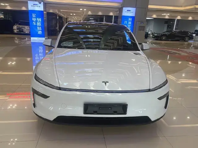 Tesla Model Y 2026, новый