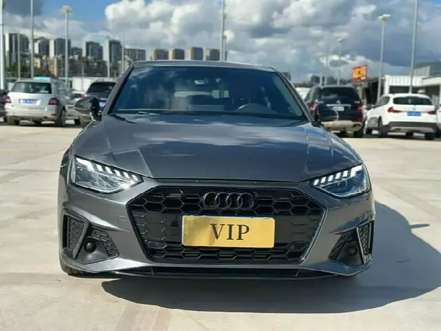 Audi A4L 2023, 60 000 км