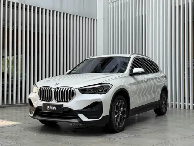 BMW X1 2021, 80 000 км