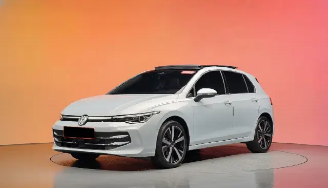 Volkswagen Golf 2022, новый