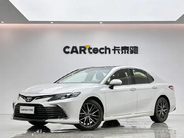 Toyota Camry 2021, 34 000 км