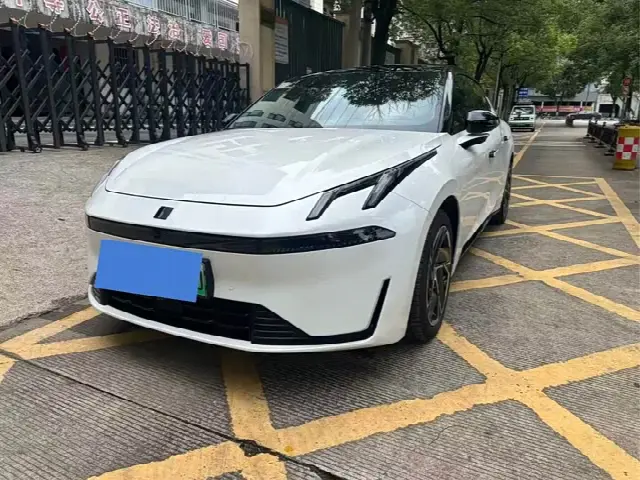 Lynk & Co 07 EM-P Hybrid 2024, 27 000 км