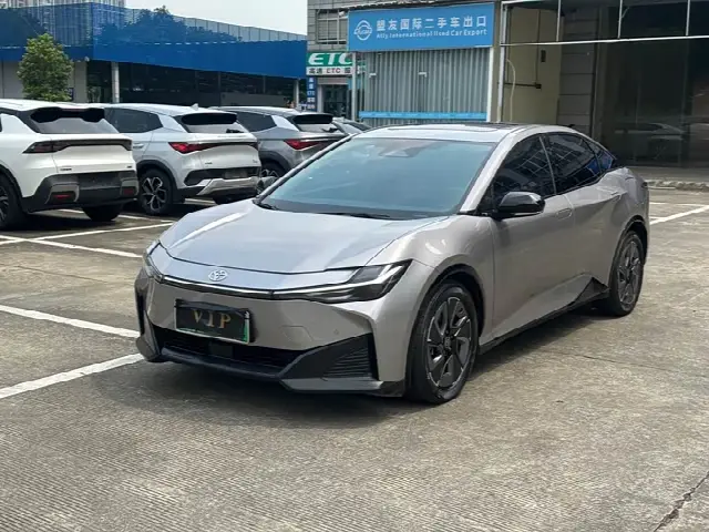Toyota bZ3 2023, 70 000 км