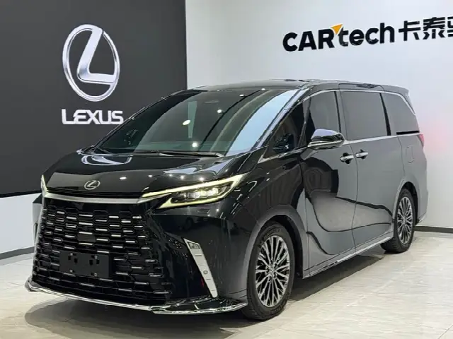 Lexus LM 2023, 38 000 км