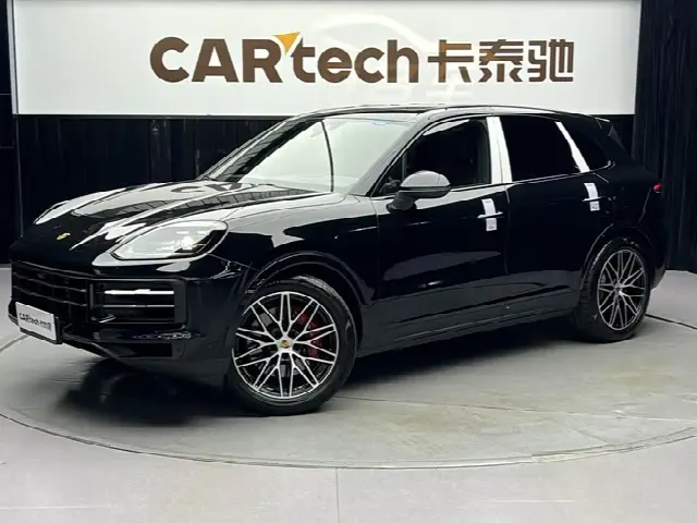 Porsche Cayenne 2024, 22 000 км