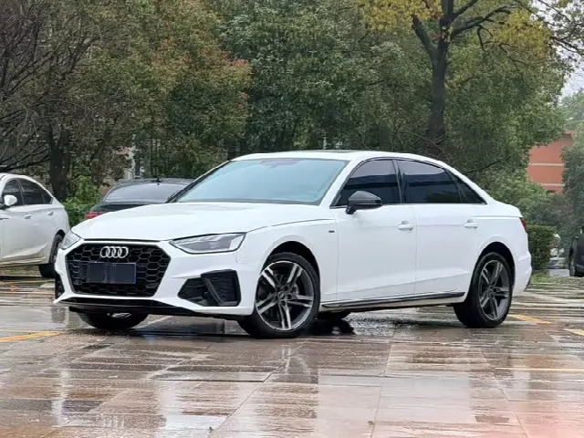 Audi A4L 2022, 80 000 км