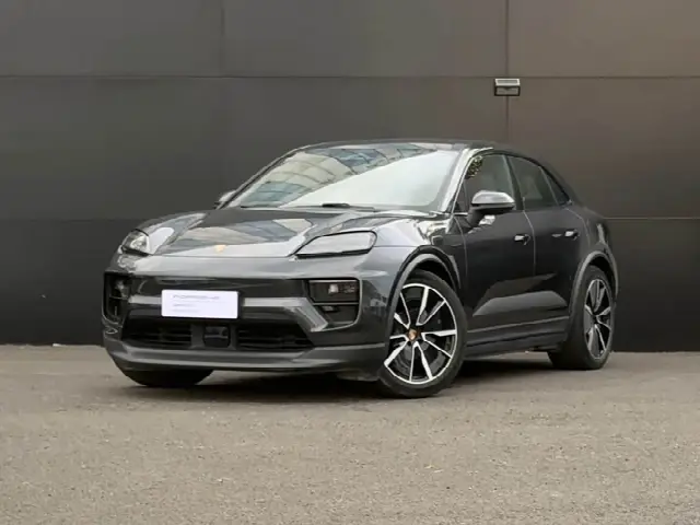 Porsche Macan EV 2024, 27 000 км