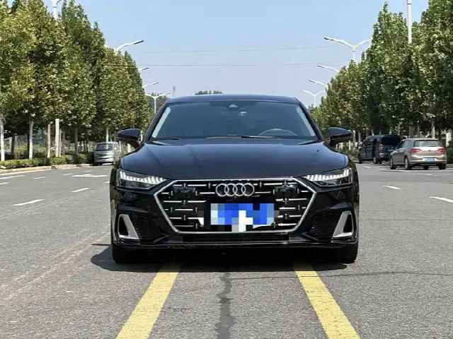 Audi A7L 2024, 68 000 км