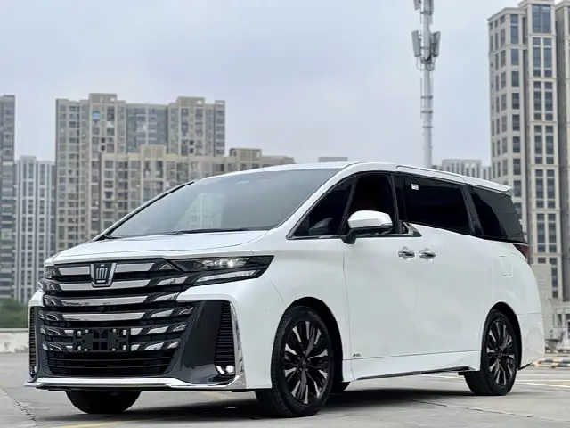 Toyota Vellfire 2024, 25 000 км