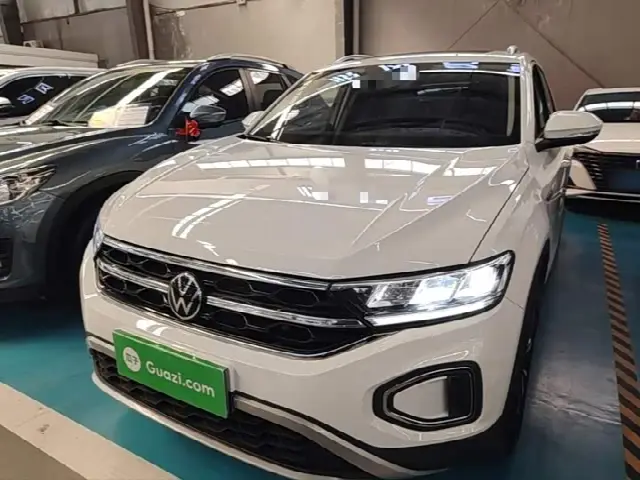 Volkswagen T-Roc 2024, 9 400 км