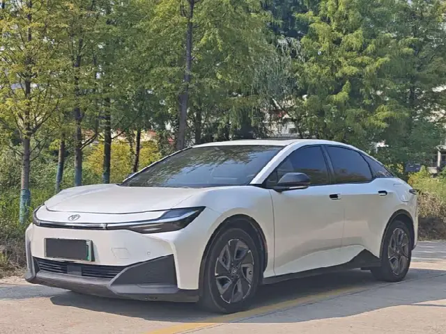 Toyota bZ3 2023, 70 000 км