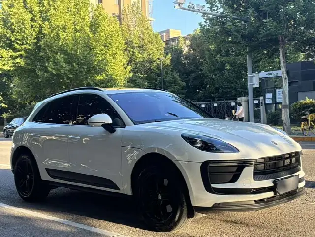 Porsche Macan 2024, 25 000 км