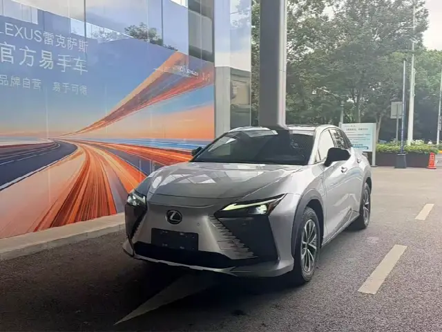Lexus RZ 2023, 26 000 км