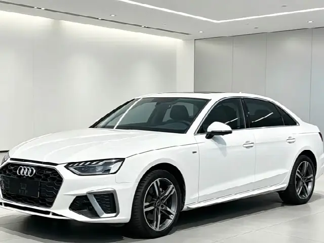 Audi A4L 2023, 58 000 км