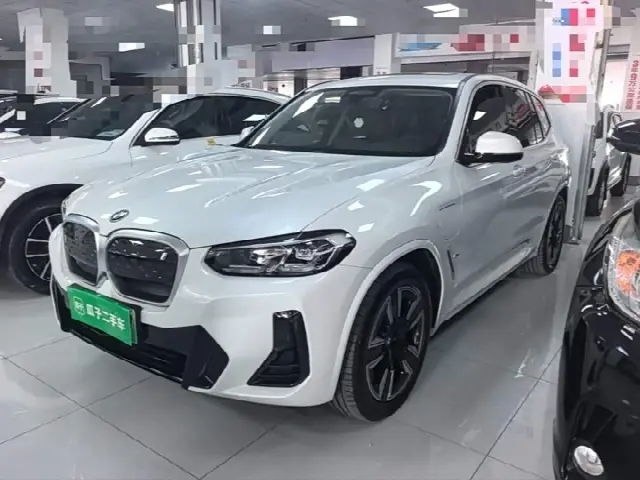 BMW iX3 2023, 39 100 км