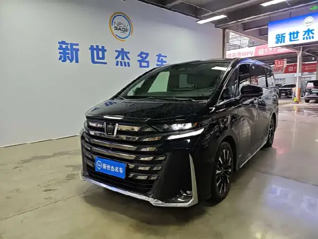 Toyota Vellfire 2024, 16 000 км