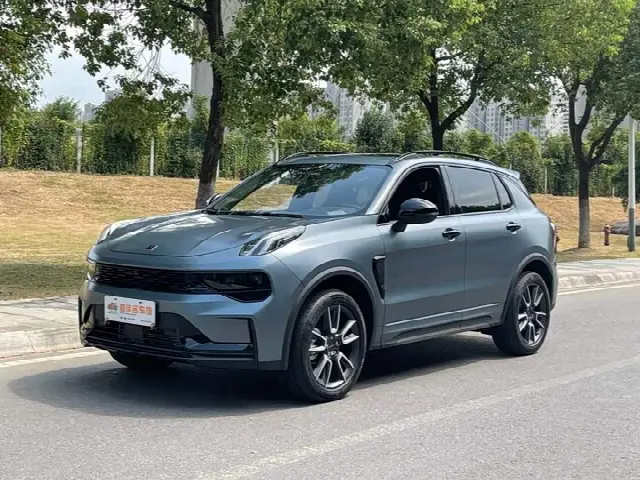 Lynk & Co 01 2025, новый