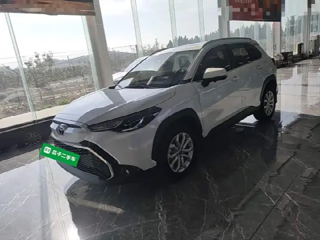 Toyota Frontlander 2023, 29 700 км