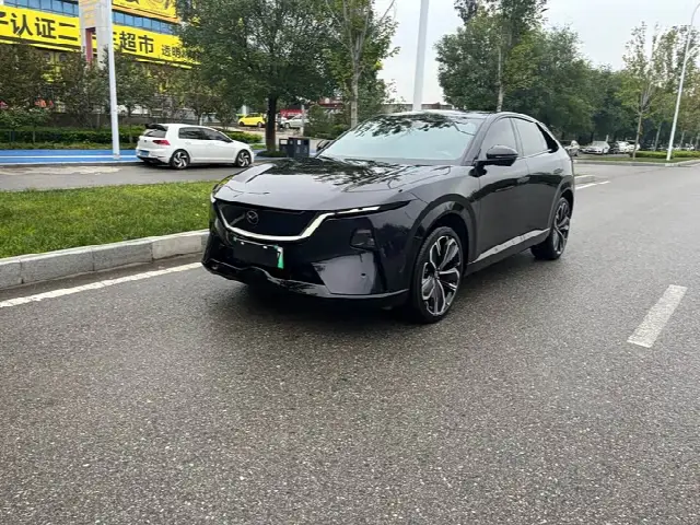 Mazda EZ-60 2025, 11 500 км