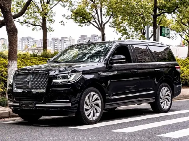Lincoln Navigator 2022, 22 000 км