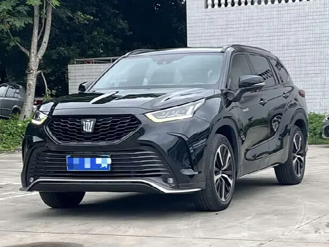 Toyota Crown Kluger 2022, 53 000 км