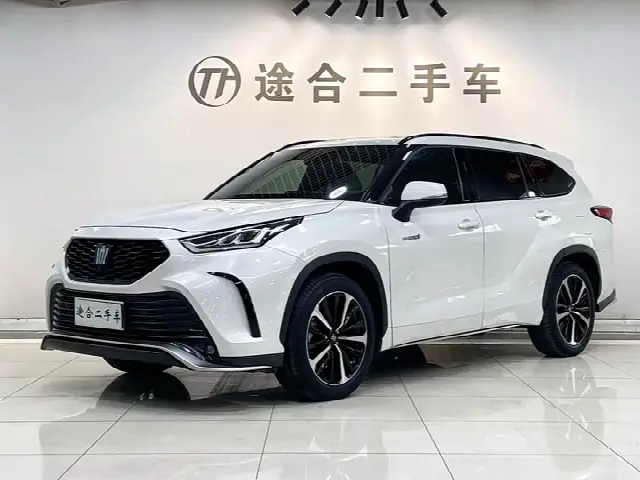 Toyota Crown Kluger 2022, 64 000 км