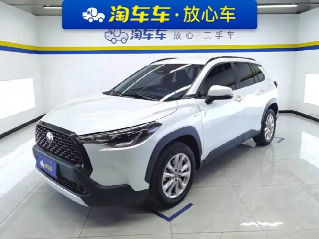 Toyota Corolla Cross 2024, 30 300 км