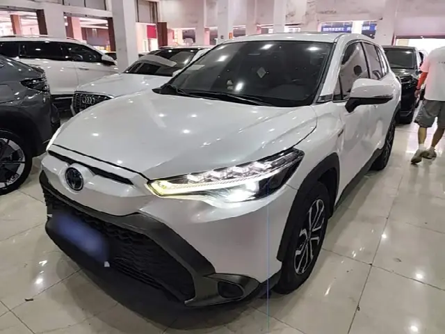Toyota Frontlander 2023, 35 400 км