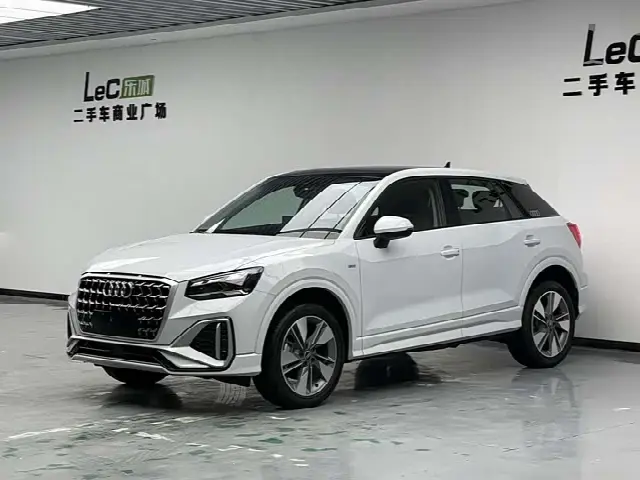 Audi Q2L 2025, новый