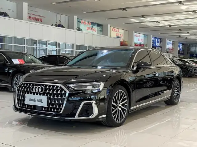 Audi A8 2024, 50 000 км