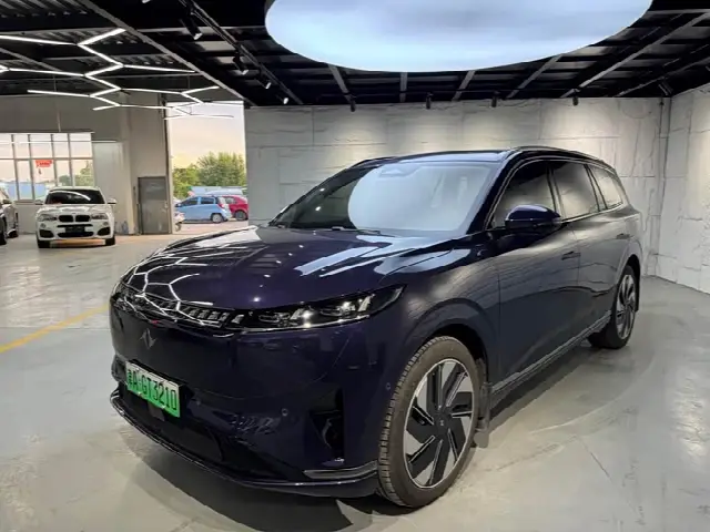 Dongfeng Yipai eπ 008 2025, 11 000 км