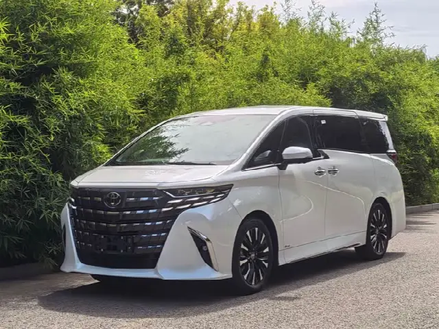 Toyota Alphard 2024, 22 000 км