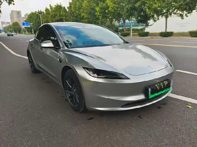 Tesla Model 3 2023, 30 000 км