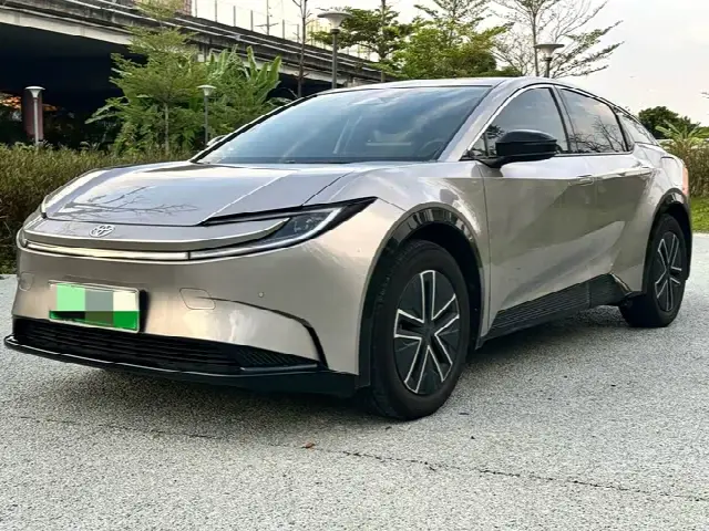 Toyota bZ5 2025, 20 000 км