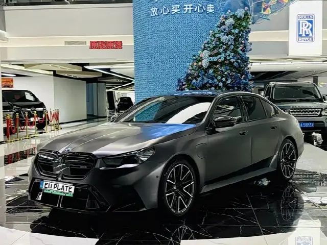 BMW M5 Hybrid 2025, 9 000 км