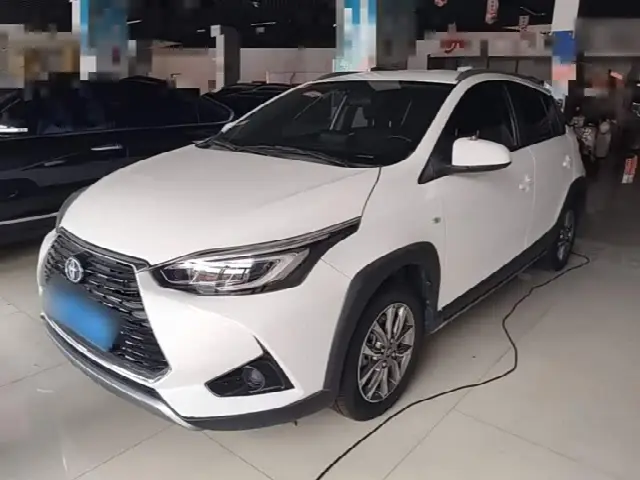 Toyota Yaris L Hatchback 2022, 69 400 км
