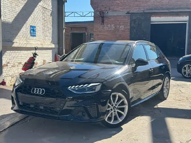 Audi A4 2022, 50 000 км